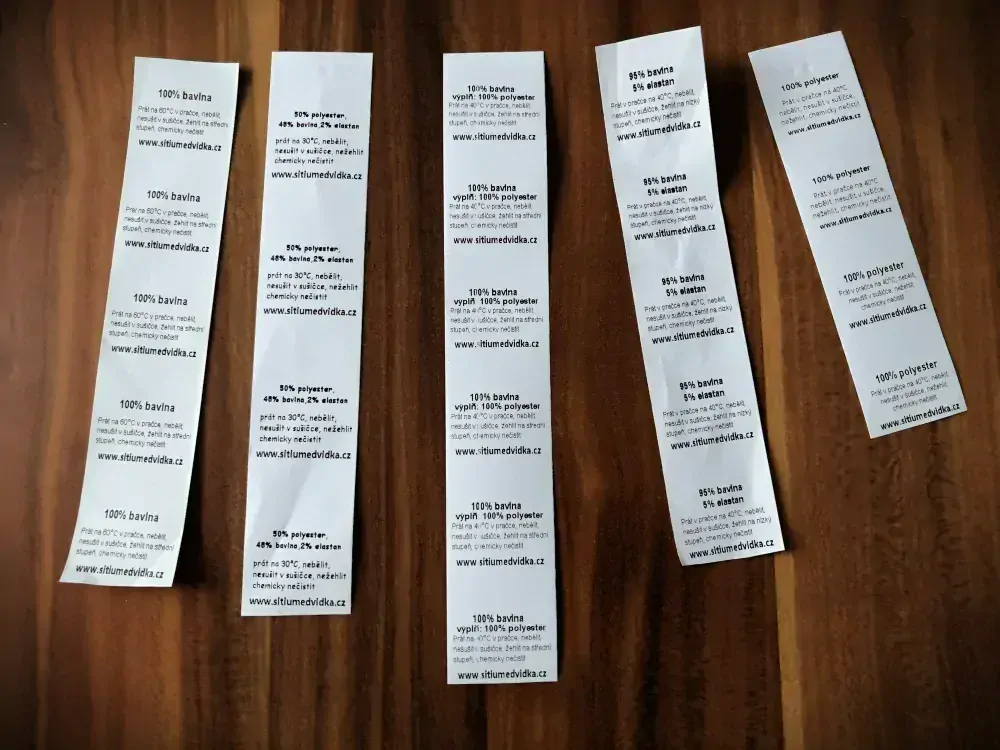 Textilní saténové etikety 30x30 mm - písemný popis