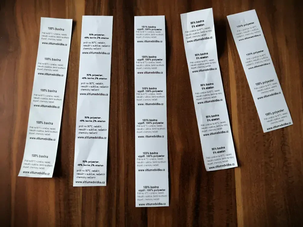 Textilní saténové etikety 30x30 mm - se symboly údržby