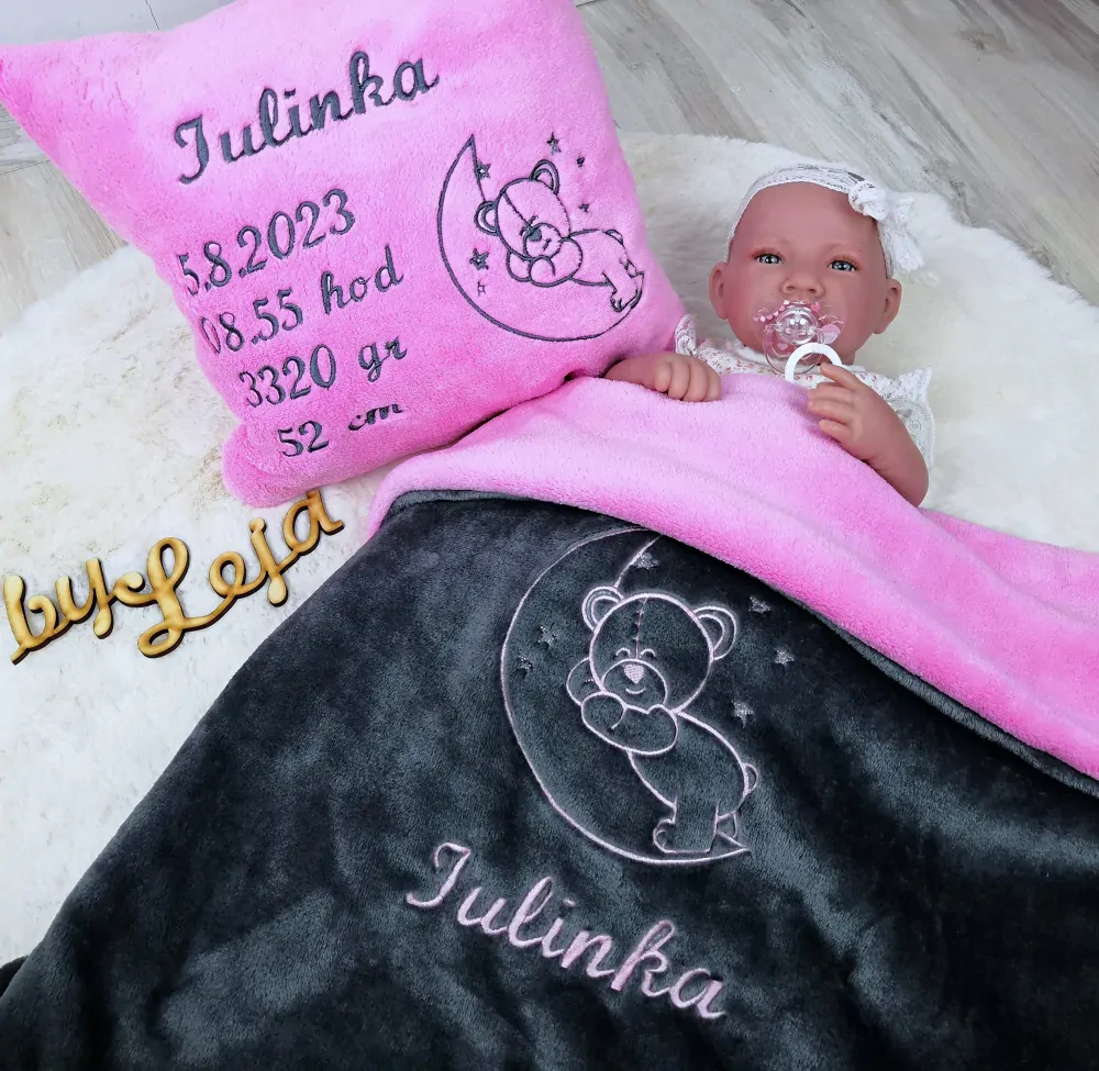 Dárková sada - deka se jménem a obrázkem a polštářek se jménem, obrázkem a údaji o narození