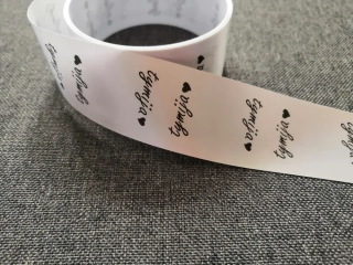 Saténové textilní etikety  na přání - 30x40 mm
